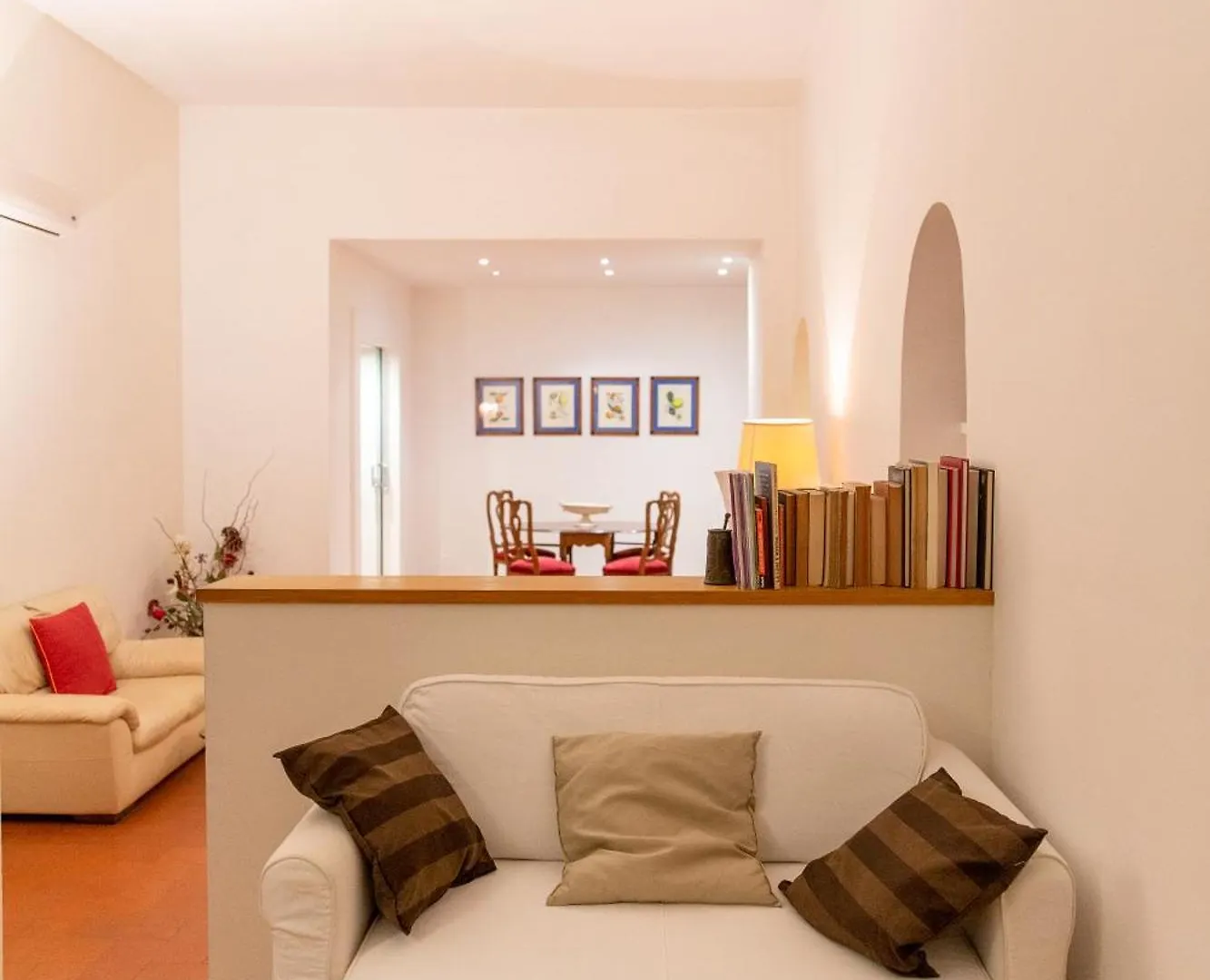 Stile & Comfort Near P. Signoria Florence Apartment