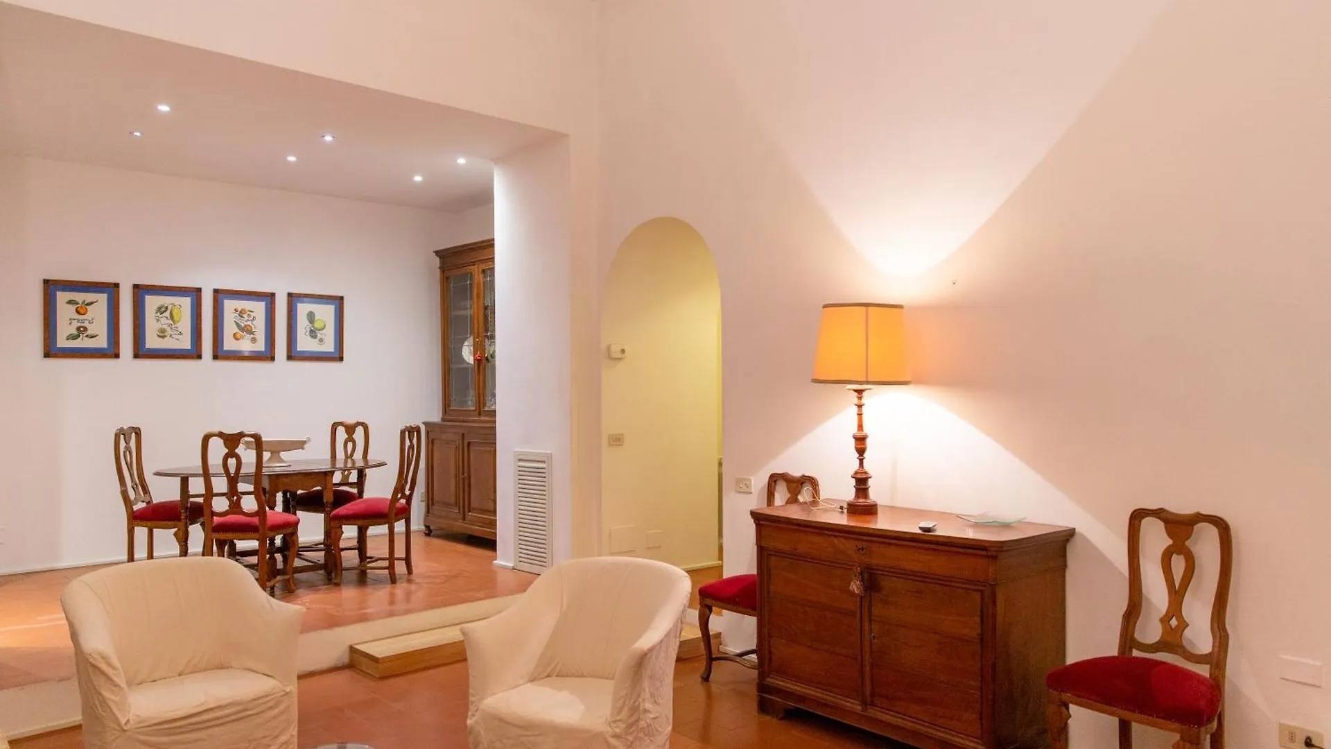 Stile & Comfort Near P. Signoria Florence Apartment