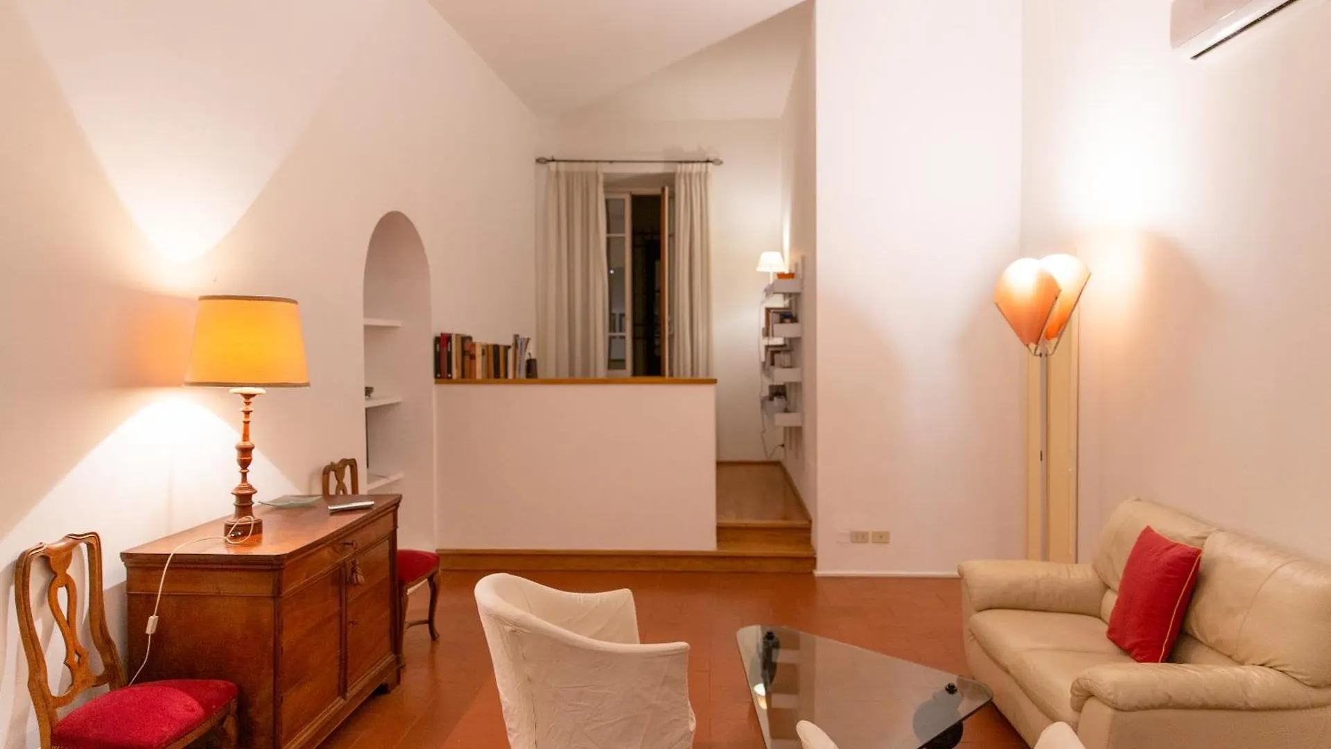 Stile & Comfort Near P. Signoria Florence Apartment